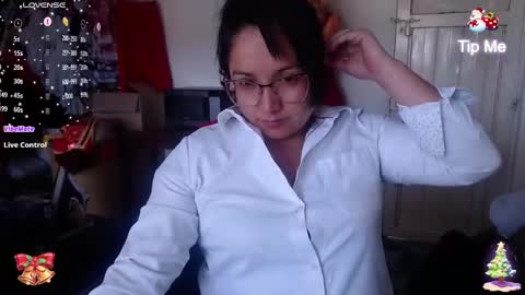 Laura lopez online show from December 11, 2:33 pm