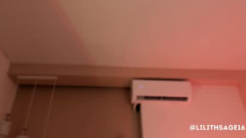 lilith_sage_ online show from September 22, 12:03 pm