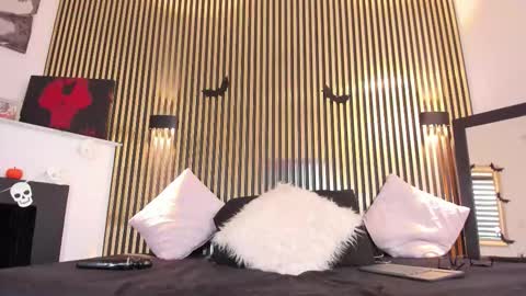   online show from October 29, 6:43 pm