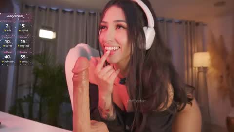 Lili  online show from November 28, 8:45 pm