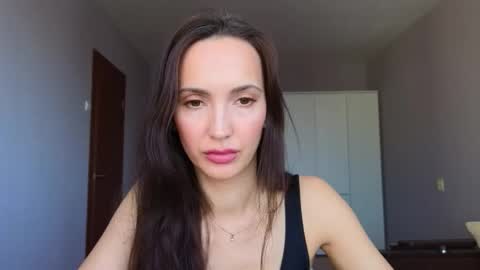 Lillian online show from March 19, 9:02 am