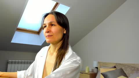 lillian_white1 online show from January 31, 8:11 am