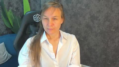 lillian_white1 online show from September 27, 12:07 am