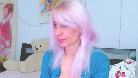 Lara online show from October 19, 6:04 am