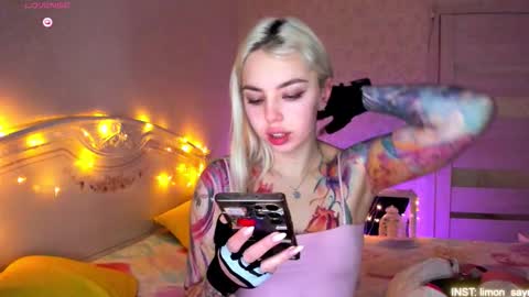 LilliMoore online show from March 9, 2:48 am