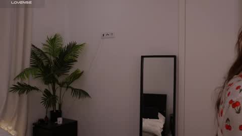 Lilly Colins online show from January 18, 2:55 pm