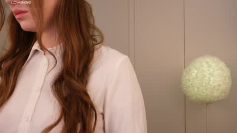 Lilly Colins online show from January 30, 3:29 pm