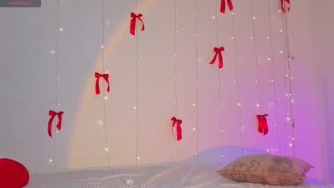 lilly_lux online show from March 26, 4:20 pm