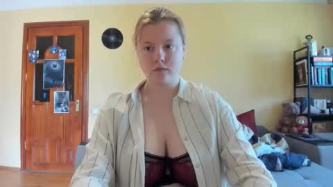 Lilly Depp online show from April 21, 11:50 am