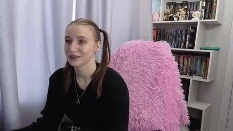 LillyFan X online show from September 15, 6:54 am