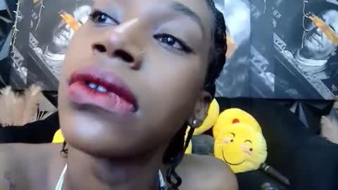lilmissbaddiexxx online show from February 22, 7:48 pm