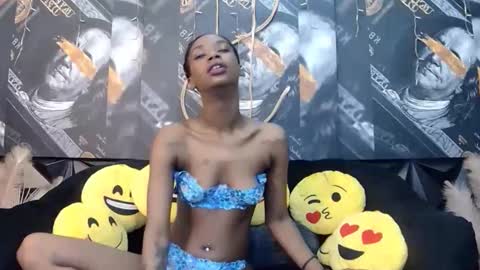 lilmissbaddiexxx online show from February 20, 6:09 pm