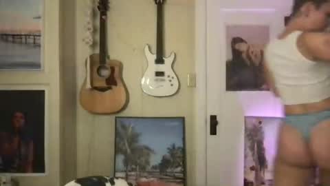 Lilpeachykeenn online show from December 30, 1:04 am