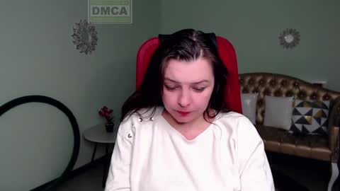 Lily online show from January 8, 4:00 pm