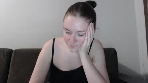 lily_love_x online show from October 2, 11:21 pm