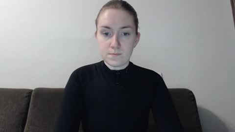 lily_love_x online show from February 5, 2:40 am