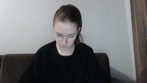 lily_love_x online show from December 17, 2:17 am