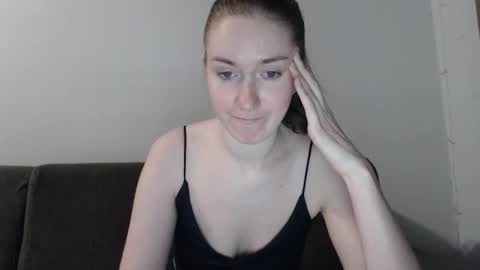 lily_love_x online show from November 23, 4:15 am