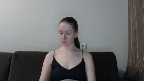 lily_love_x online show from April 17, 12:35 am