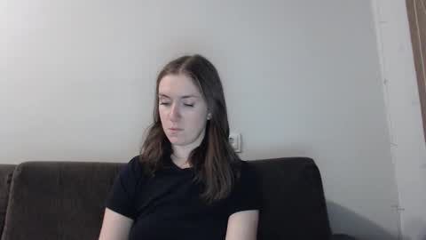 lily_love_x online show from December 3, 9:39 pm