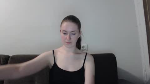 lily_love_x online show from October 1, 10:59 pm