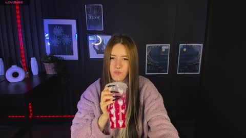 Lily online show from December 30, 11:26 am