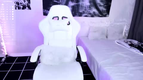 Lily online show from January 12, 3:01 am