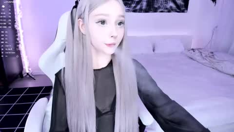 Lily online show from March 6, 3:35 am