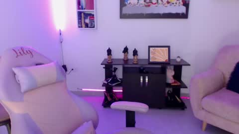 Lily online show from May 6, 12:47 am