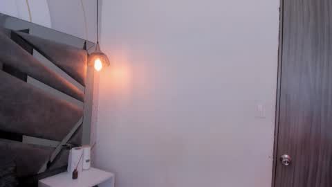 lilyh_zulu online show from November 15, 4:24 am