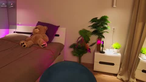 lilylisy online show from December 5, 12:39 pm