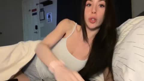 lilylustxoxo online show from February 16, 6:35 am