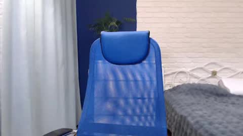 Lily online show from April 16, 8:36 am