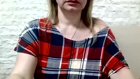 lilyrose5433 online show from March 25, 6:11 pm