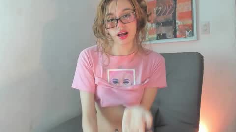 lilyskinny27 online show from April 11, 6:30 am