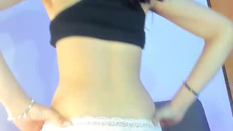 lilyskinny27 online show from March 12, 6:18 am