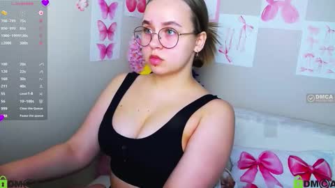 Lily online show from September 12, 8:01 am