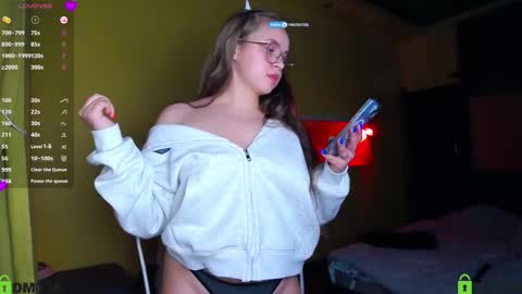 Lily online show from November 7, 8:47 pm