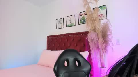   online show from February 11, 1:01 pm