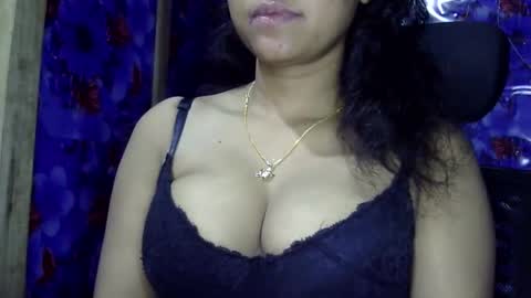 limaakter246618 online show from April 2, 6:05 pm