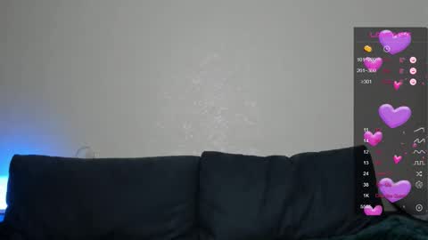 lina hall online show from December 3, 11:32 am