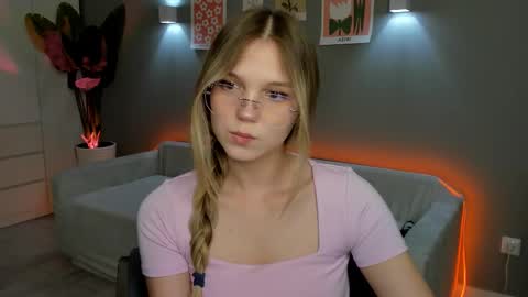 Lina online show from November 27, 1:47 pm