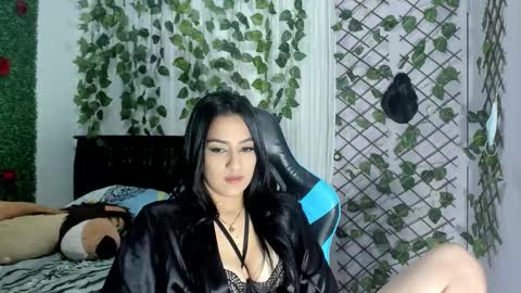 paola online show from February 11, 1:20 am