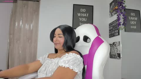 LINA SANCHEZ online show from January 31, 2:49 pm