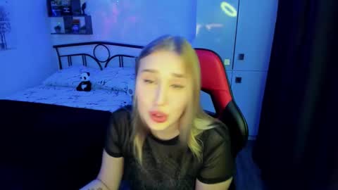 Lina online show from October 16, 9:50 pm