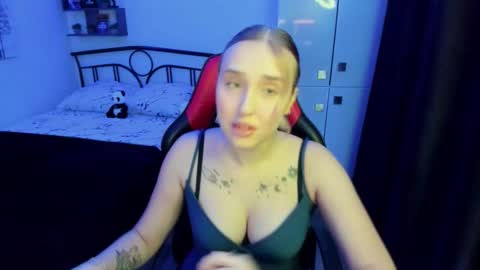 Lina online show from October 17, 9:51 pm