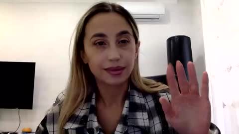 linavora online show from February 6, 11:35 am