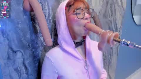 linda_sofi__ online show from October 4, 9:08 pm