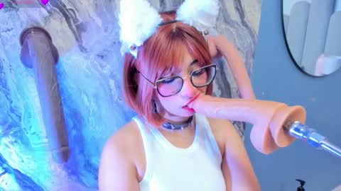 linda_sofi__ online show from March 7, 9:33 pm