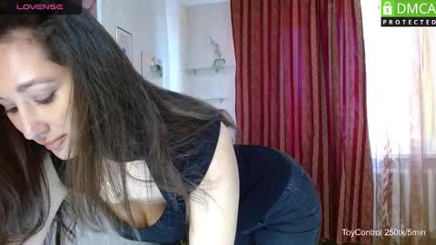 LindaErnestine online show from March 11, 11:03 am